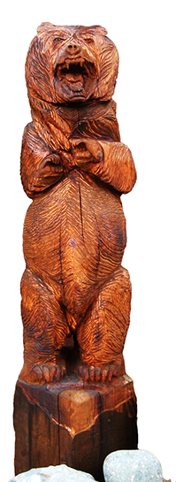 bear chainsaw carving by hand
